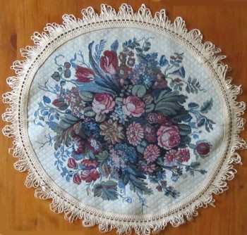 Table Mat Circular with floral pattern