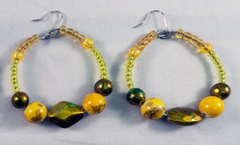 Earrings beads yellow green mix